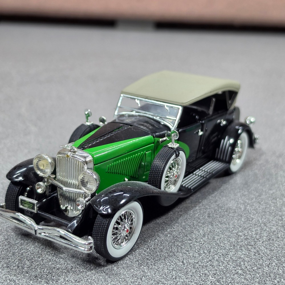 Duesenberg Model J LaGrande Phaeton Diecast Car Green Black Excellent
